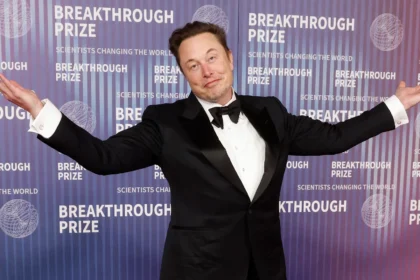 Elon Musk Net Worth Soars to $800 Billion After SpaceX Acquires xAI