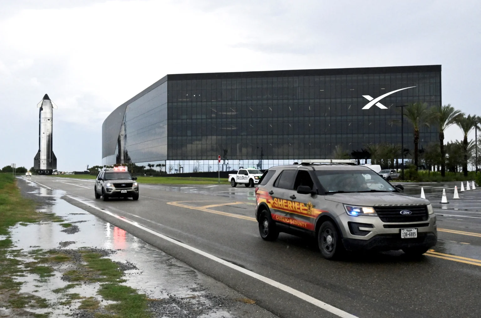 SpaceX xAI Deal Sparks Questions About Tesla’s Future