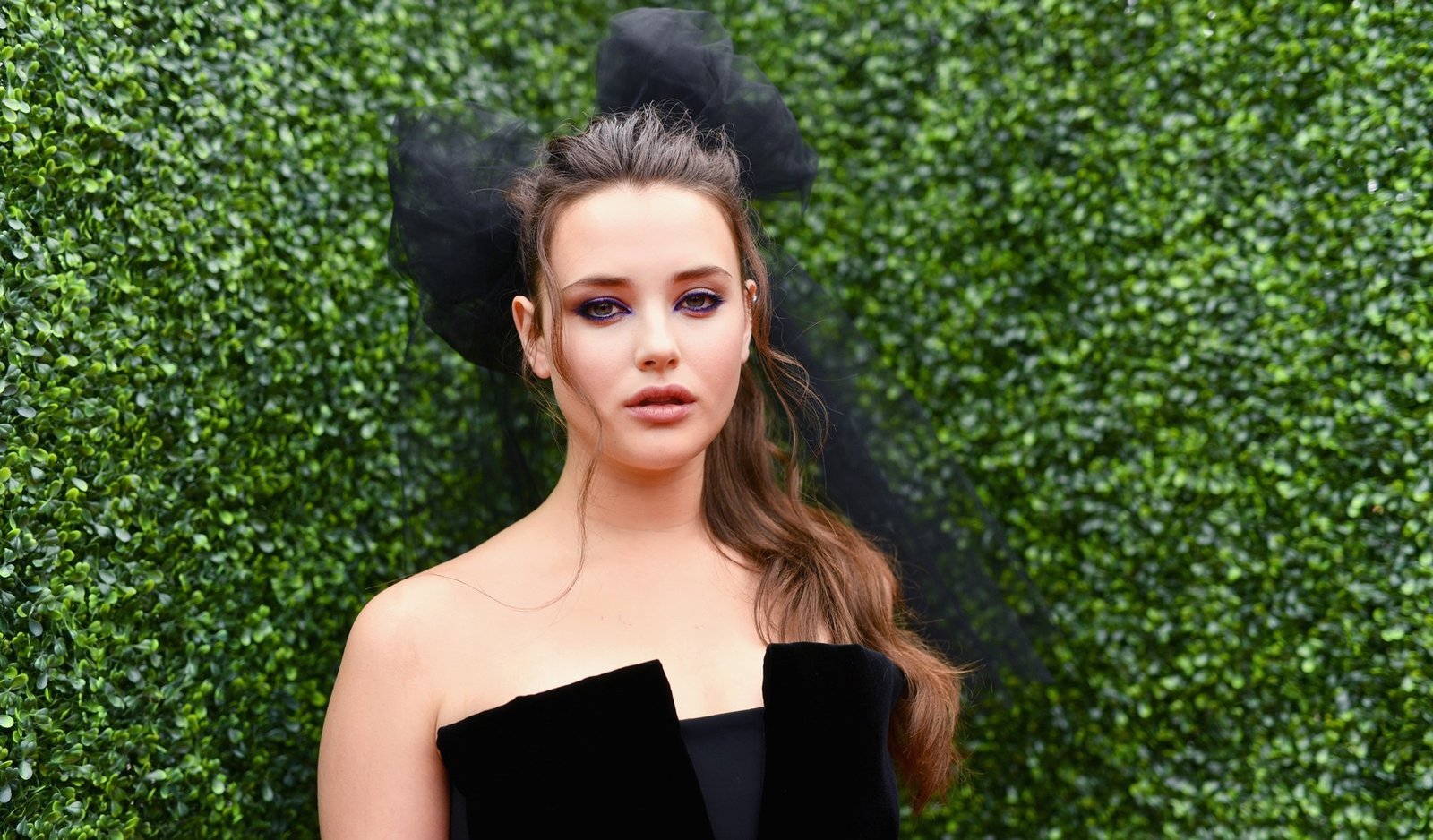 Katherine Langford Internet Chick 4k Wallpapers 6