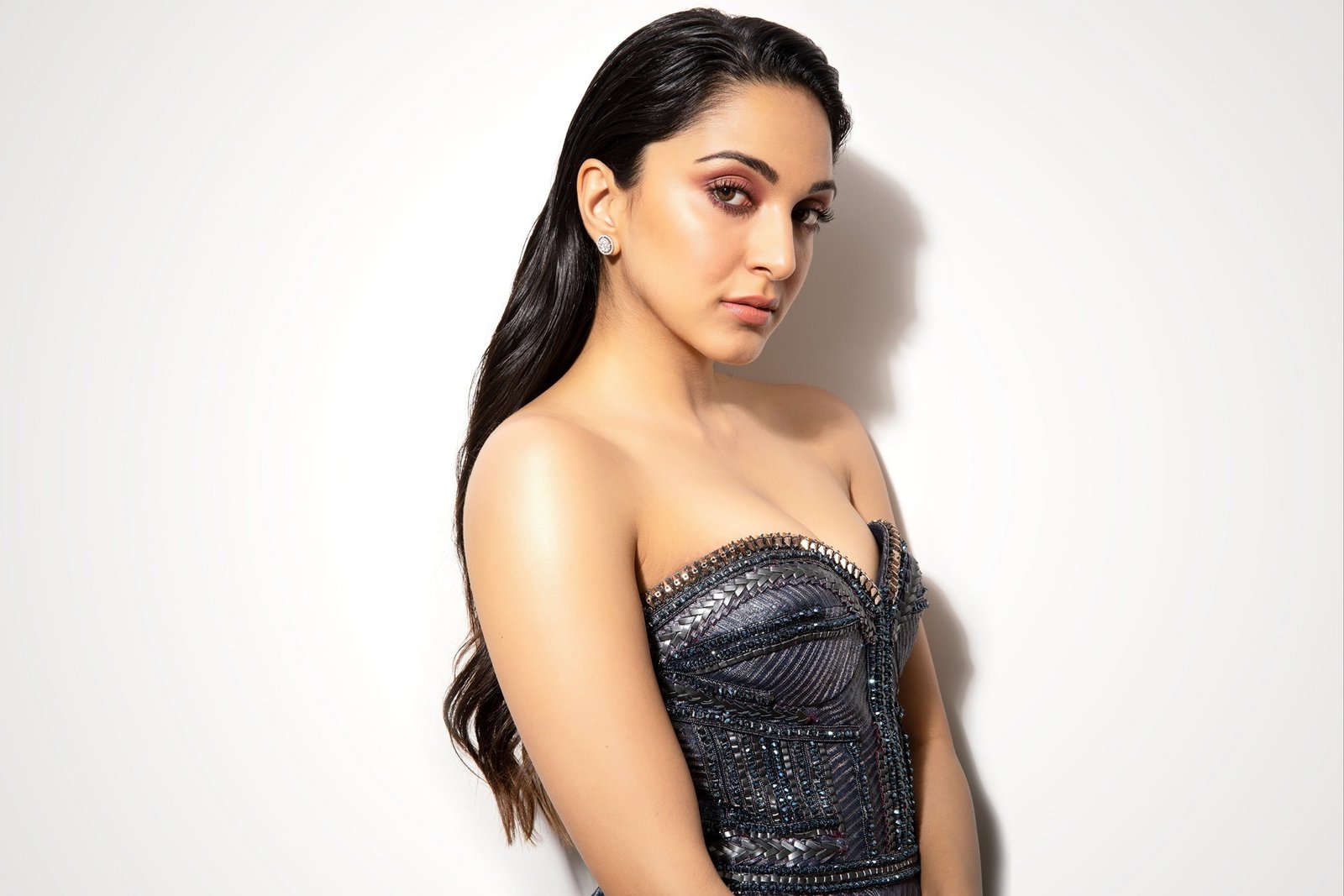 Kiara Advani 4K Wallpapers Internet Chicks 10