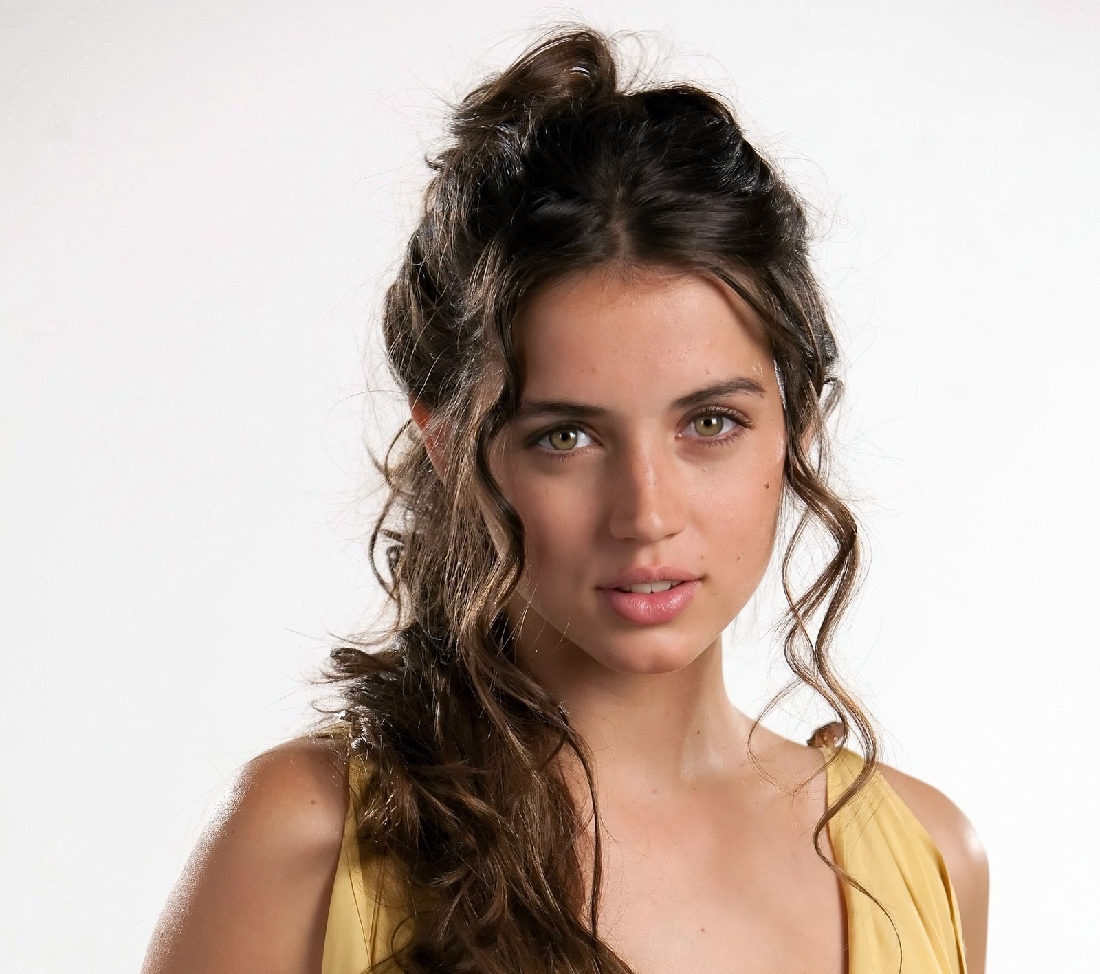 Latest Ana De Armas wallpapers 33