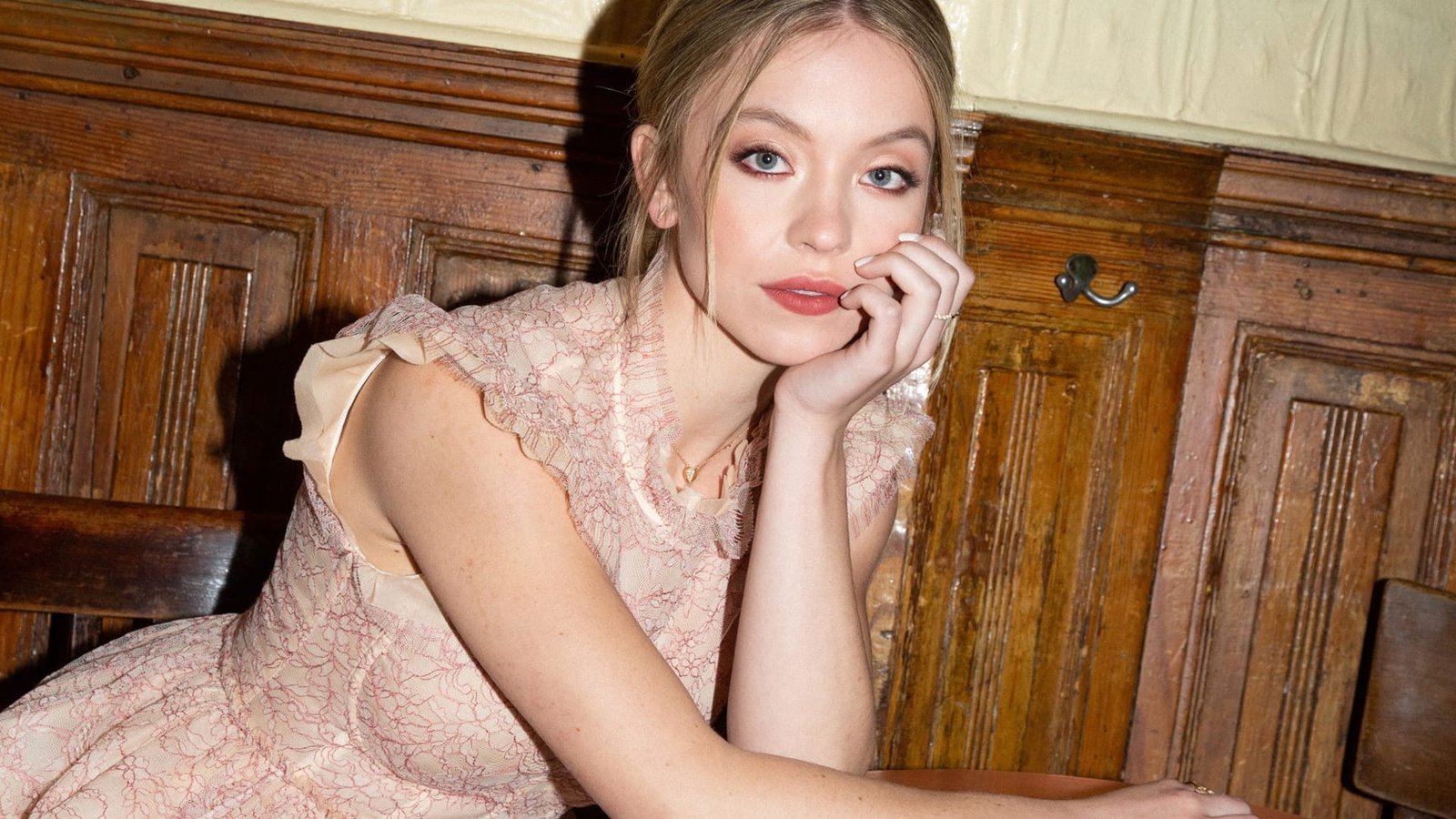 Sydney Sweeney wallpapers Internet chicks 5