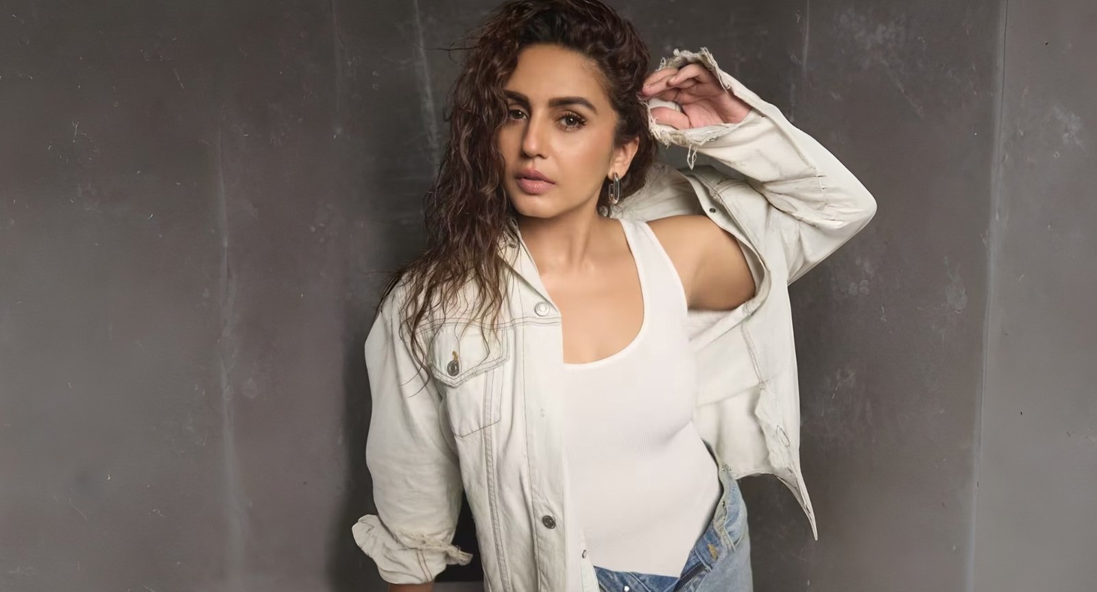 huma-qureshi-4k-wallpapers-12